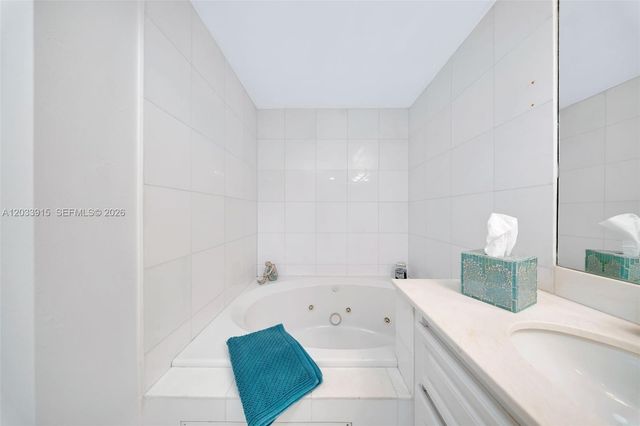 6301 Collins Avenue 1708, Miami Beach, FL 33141