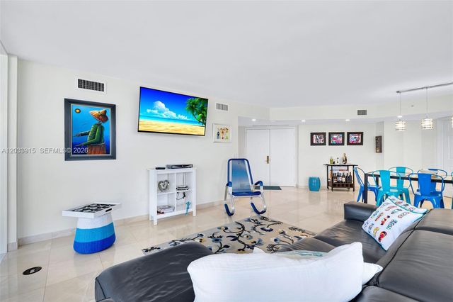 6301 Collins Avenue 1708, Miami Beach, FL 33141
