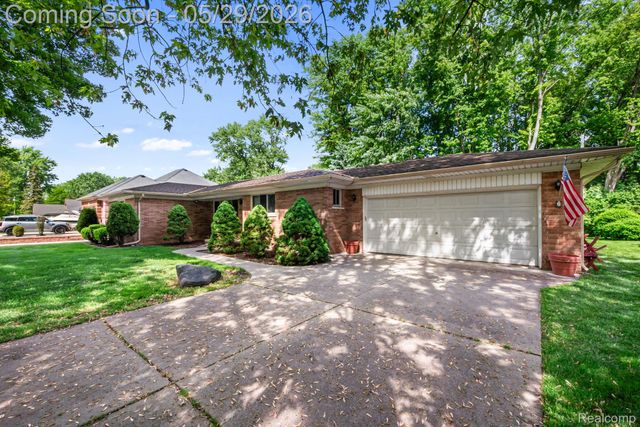 38230 Chartier Street, Harrison Charter Township, MI 48045