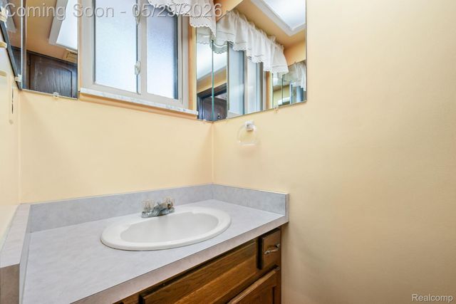 38230 Chartier Street, Harrison Charter Township, MI 48045