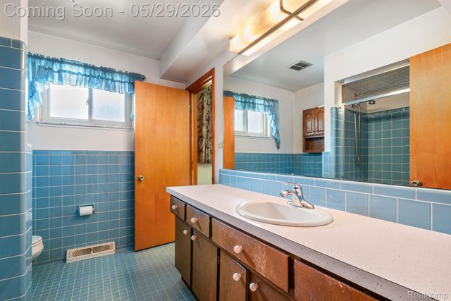 38230 Chartier Street, Harrison Charter Township, MI 48045
