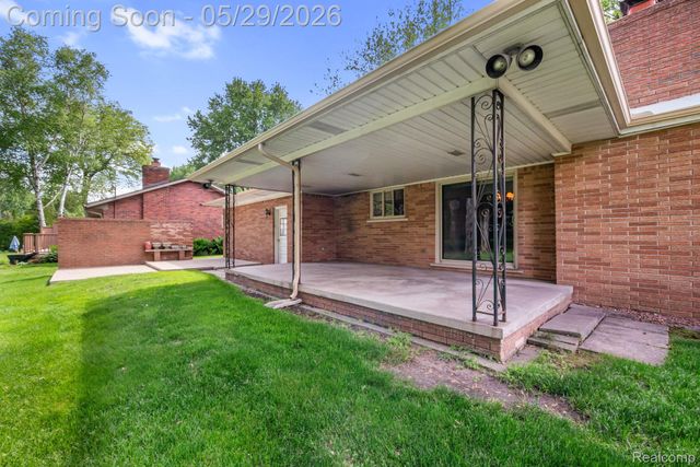 38230 Chartier Street, Harrison Charter Township, MI 48045