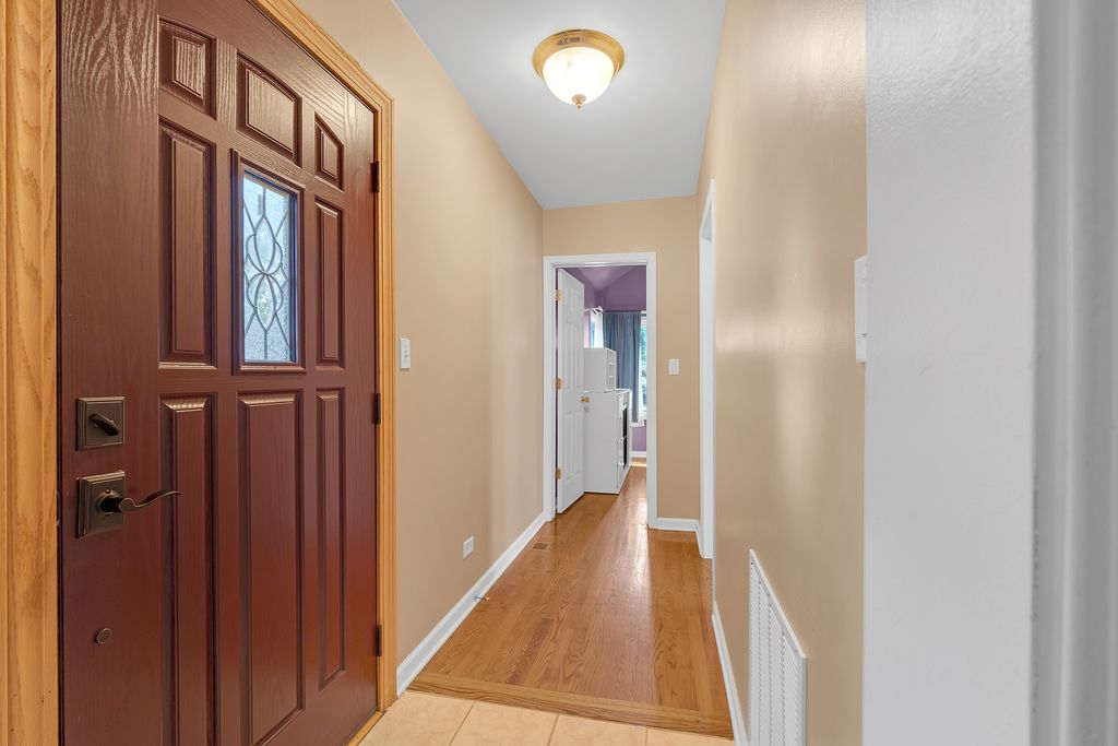 10825 S Artesian Avenue, Chicago, IL 60655 — photo 3