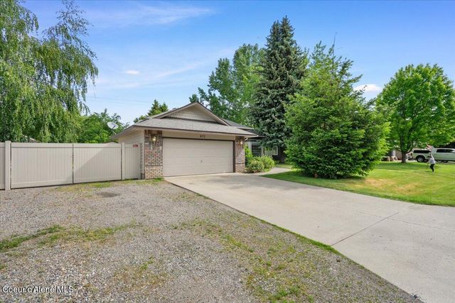 673 E Cloverleaf Dr, Hayden, ID 83835