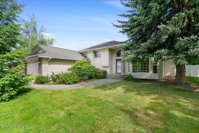 673 E Cloverleaf Dr, Hayden, ID 83835