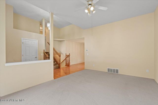 673 E Cloverleaf Dr, Hayden, ID 83835