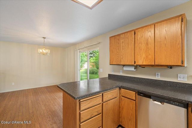 673 E Cloverleaf Dr, Hayden, ID 83835