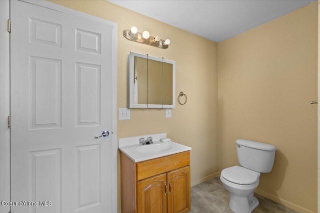 673 E Cloverleaf Dr, Hayden, ID 83835