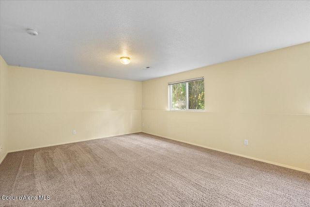 673 E Cloverleaf Dr, Hayden, ID 83835