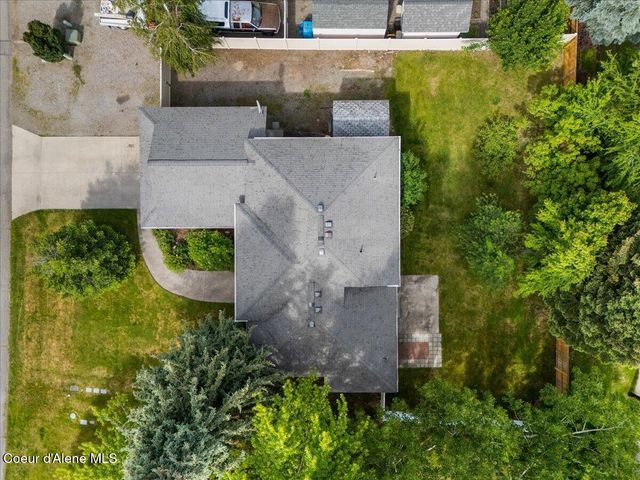 673 E Cloverleaf Dr, Hayden, ID 83835