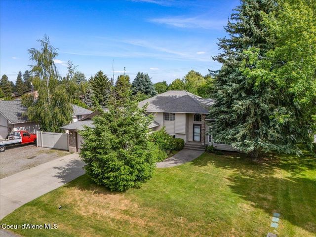 673 E Cloverleaf Dr, Hayden, ID 83835