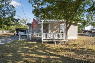 1309 Blackjack ST, Lockhart, TX 78644