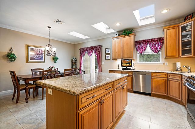 5 Newcastle Court, Riverhead, NY 11901