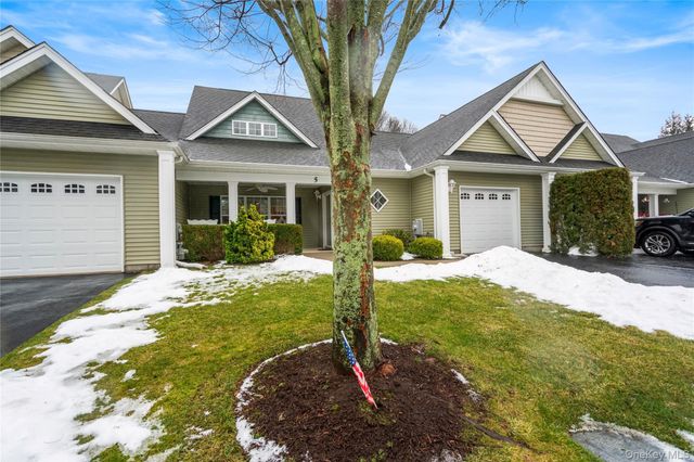 5 Newcastle Court, Riverhead, NY 11901