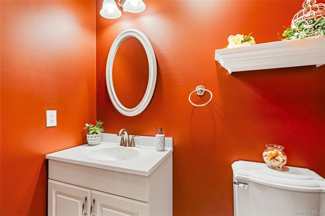 5 Newcastle Court, Riverhead, NY 11901