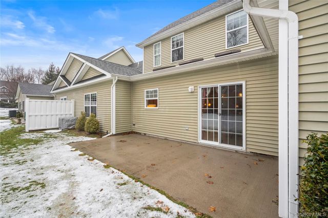 5 Newcastle Court, Riverhead, NY 11901