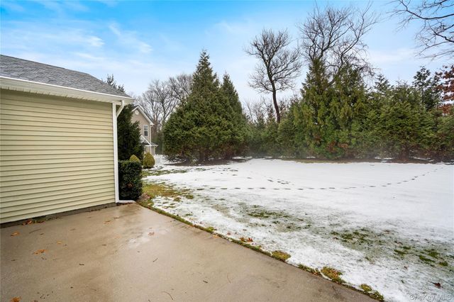 5 Newcastle Court, Riverhead, NY 11901