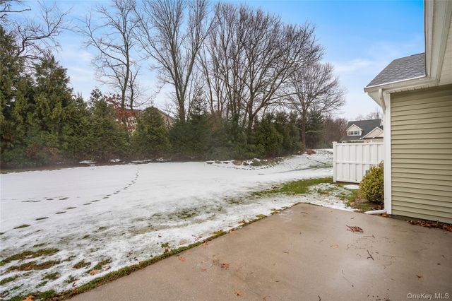 5 Newcastle Court, Riverhead, NY 11901