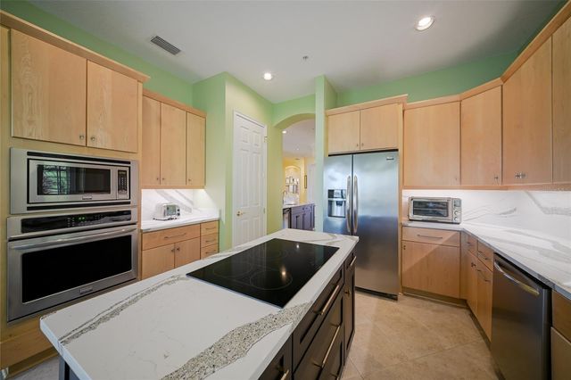 6435 MOORINGS POINT CIRCLE 201, Lakewood Ranch, FL 34202