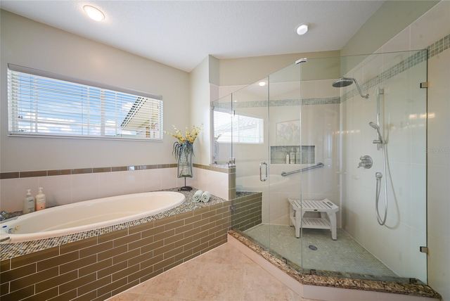 6435 MOORINGS POINT CIRCLE 201, Lakewood Ranch, FL 34202