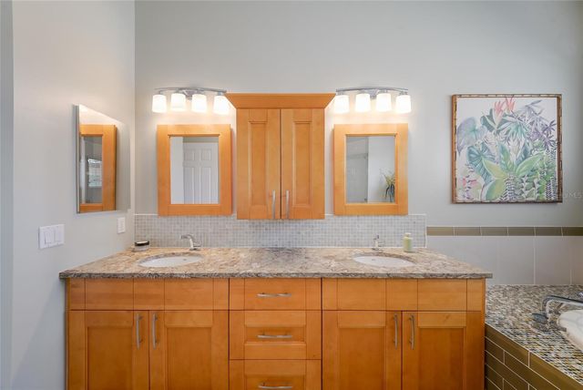 6435 MOORINGS POINT CIRCLE 201, Lakewood Ranch, FL 34202