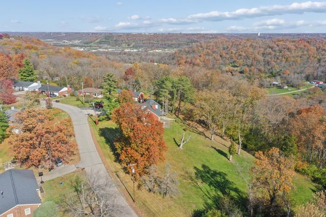 668 Ridgeway Drive, Taylor Mill, KY 41015