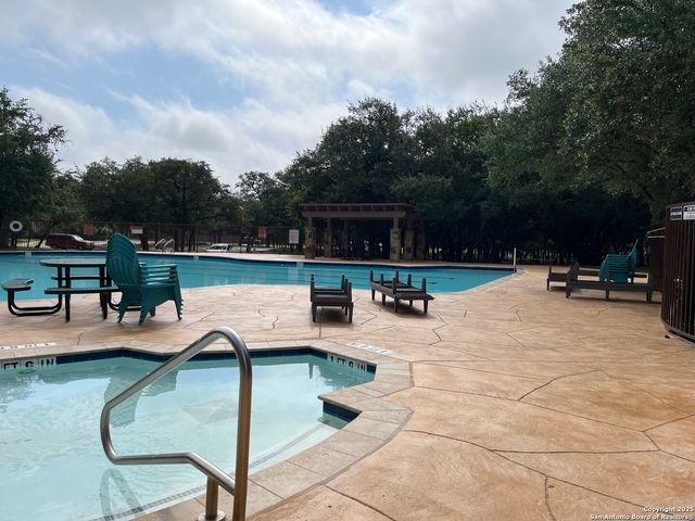 8023 Jalane Oaks, San Antonio, TX 78255