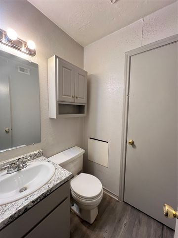 1108 N Elm Street 3, Denton, TX 76201