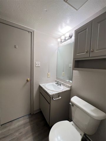 1108 N Elm Street 3, Denton, TX 76201