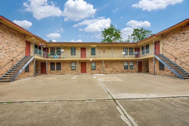 1108 N Elm Street 3, Denton, TX 76201