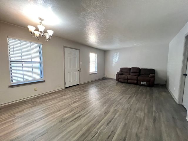 1108 N Elm Street 3, Denton, TX 76201