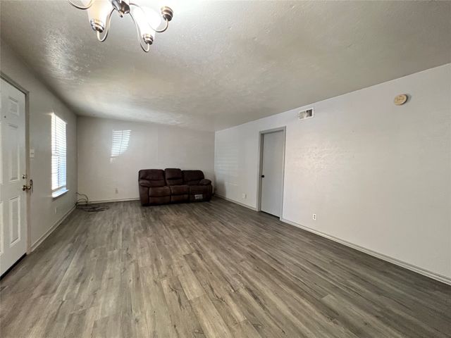1108 N Elm Street 3, Denton, TX 76201
