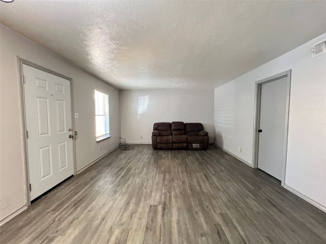 1108 N Elm Street 3, Denton, TX 76201