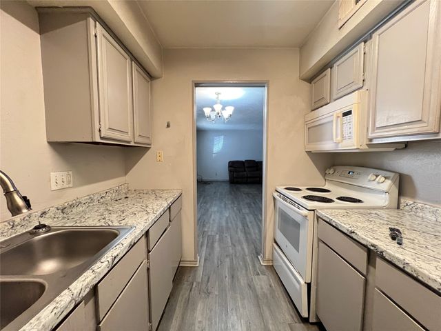 1108 N Elm Street 3, Denton, TX 76201