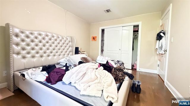 29 Skymark Court, Upper Saddle River, NJ 07458