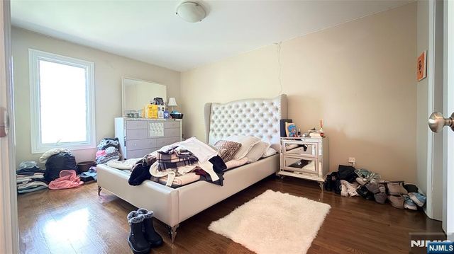 29 Skymark Court, Upper Saddle River, NJ 07458