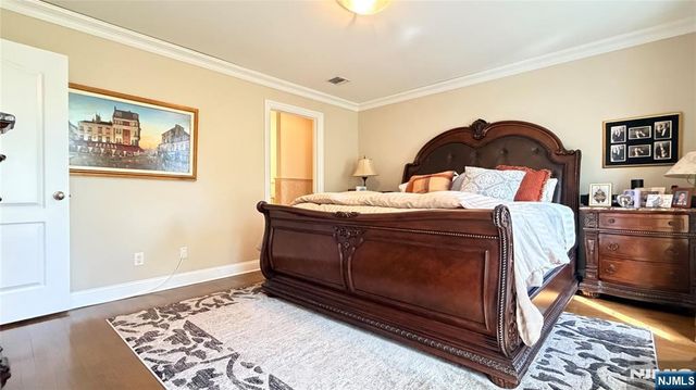 29 Skymark Court, Upper Saddle River, NJ 07458