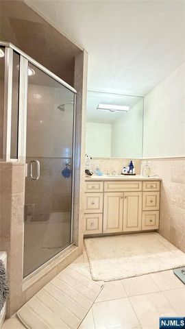 29 Skymark Court, Upper Saddle River, NJ 07458