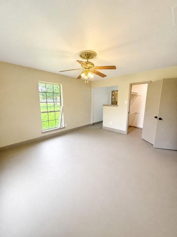 206 N Main Street, Edgewood, TX 75117