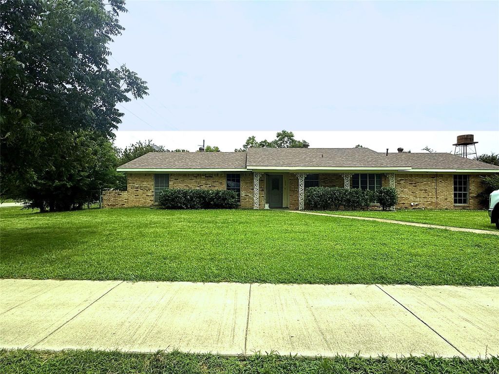 206 N Main Street, Edgewood, TX 75117