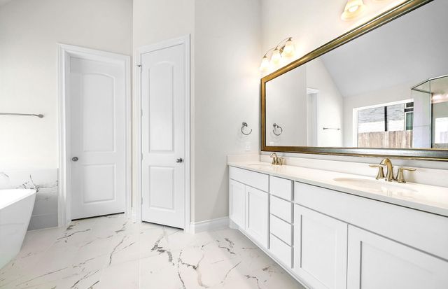 9746 Roaring River Falls Lane, Porter, TX 77365