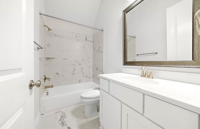 9746 Roaring River Falls Lane, Porter, TX 77365