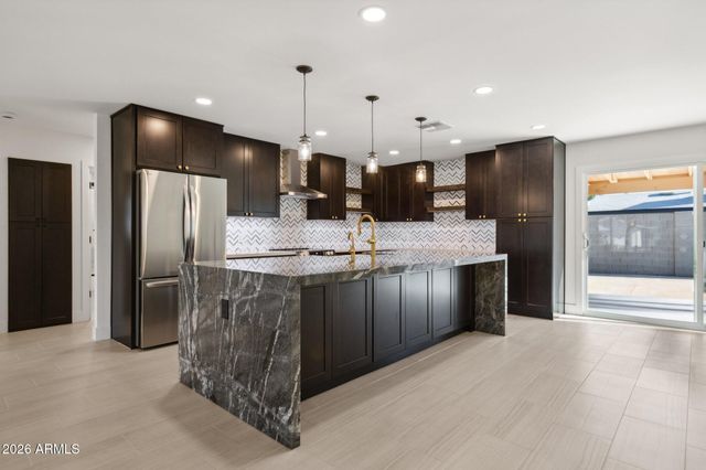 8719 E COLUMBUS Avenue, Scottsdale, AZ 85251