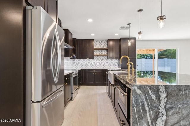 8719 E COLUMBUS Avenue, Scottsdale, AZ 85251