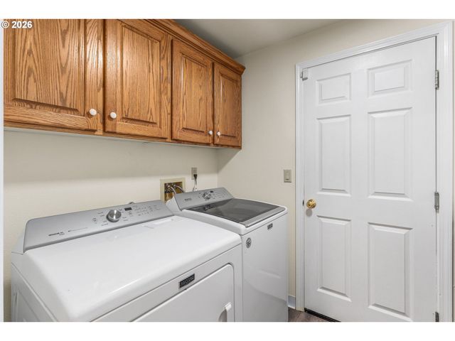 453 E STONECREEK Dr, La Center, WA 98629
