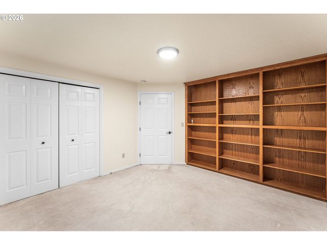 453 E STONECREEK Dr, La Center, WA 98629