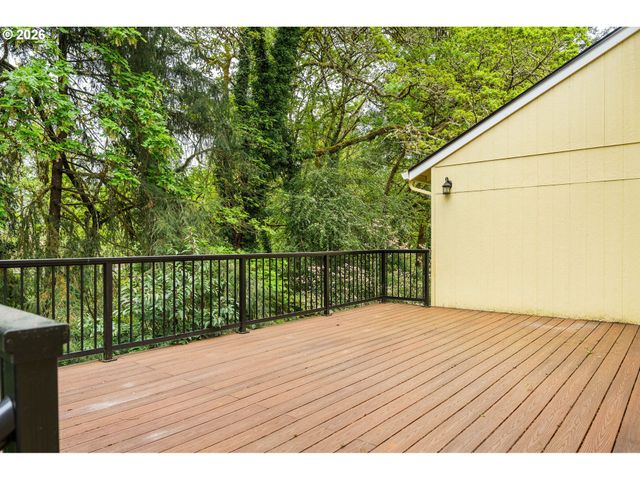 453 E STONECREEK Dr, La Center, WA 98629