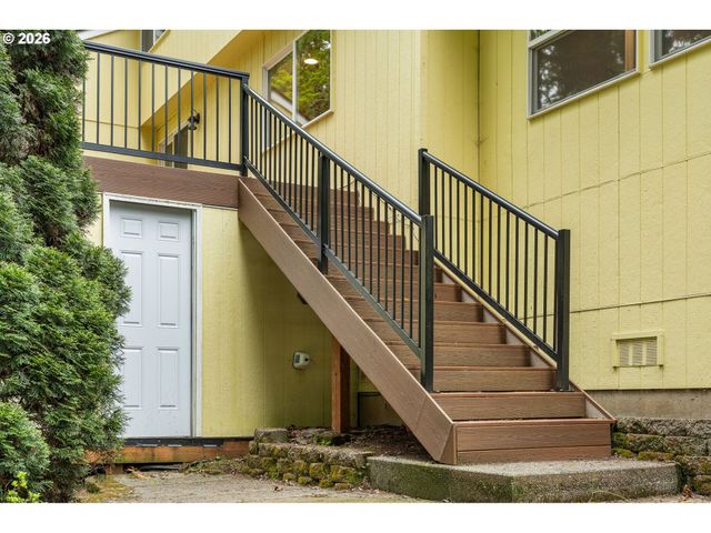 453 E STONECREEK Dr, La Center, WA 98629