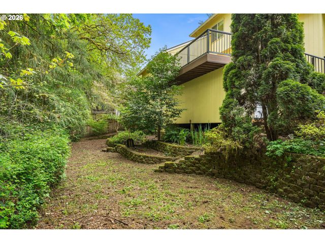 453 E STONECREEK Dr, La Center, WA 98629