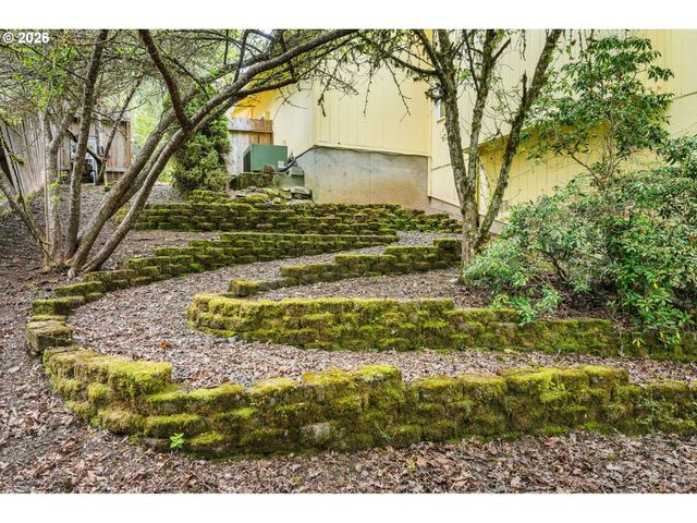 453 E STONECREEK Dr, La Center, WA 98629